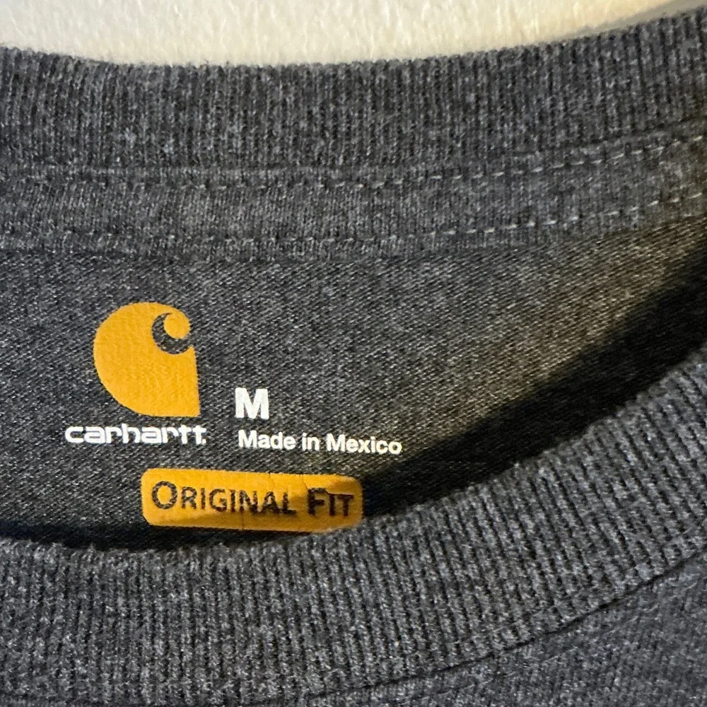 Carhartt Men's Charcoal Long Sleeve Tee with Gold Logo - Picture 2 of 5